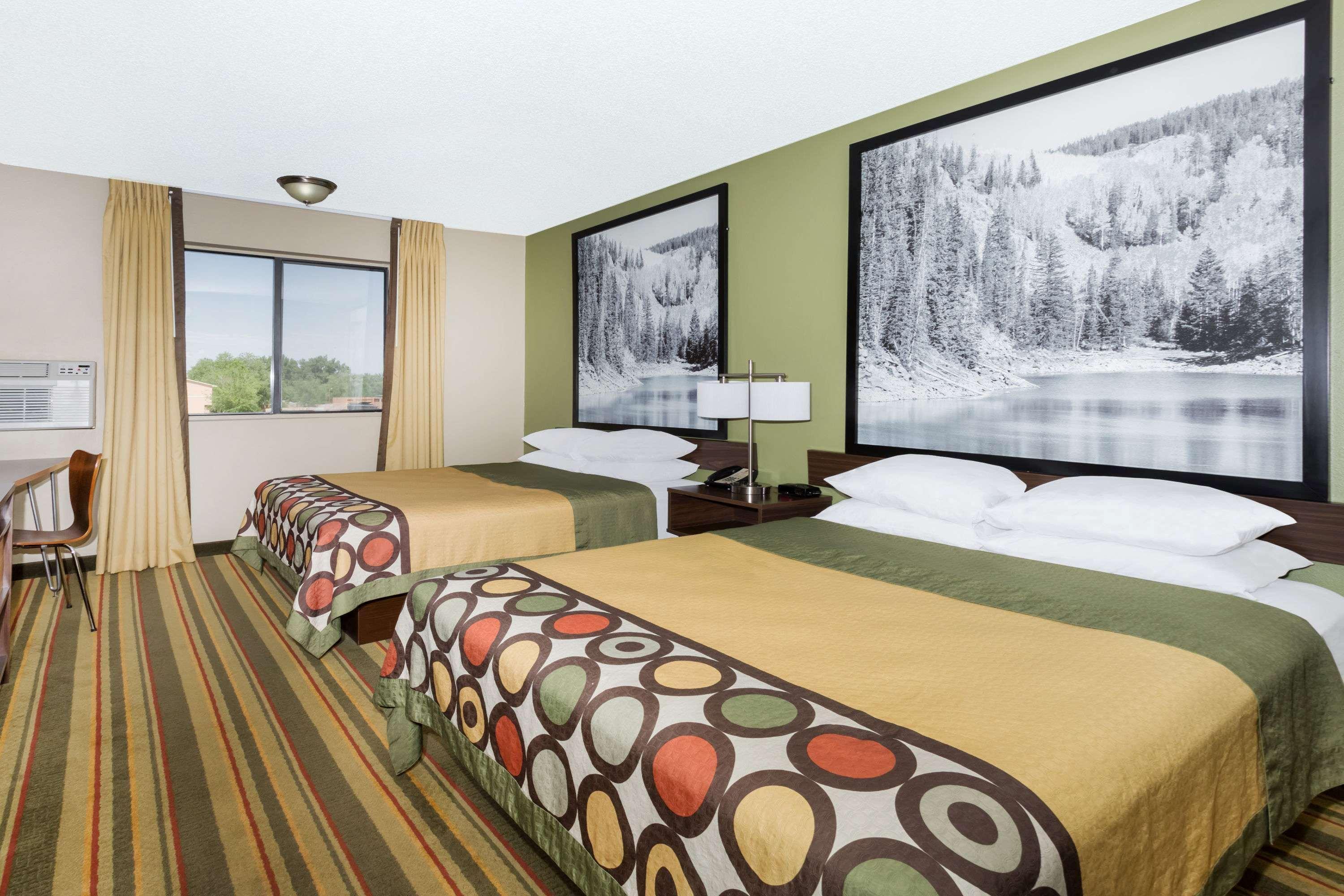 Super 8 By Wyndham Montrose Motel Ngoại thất bức ảnh