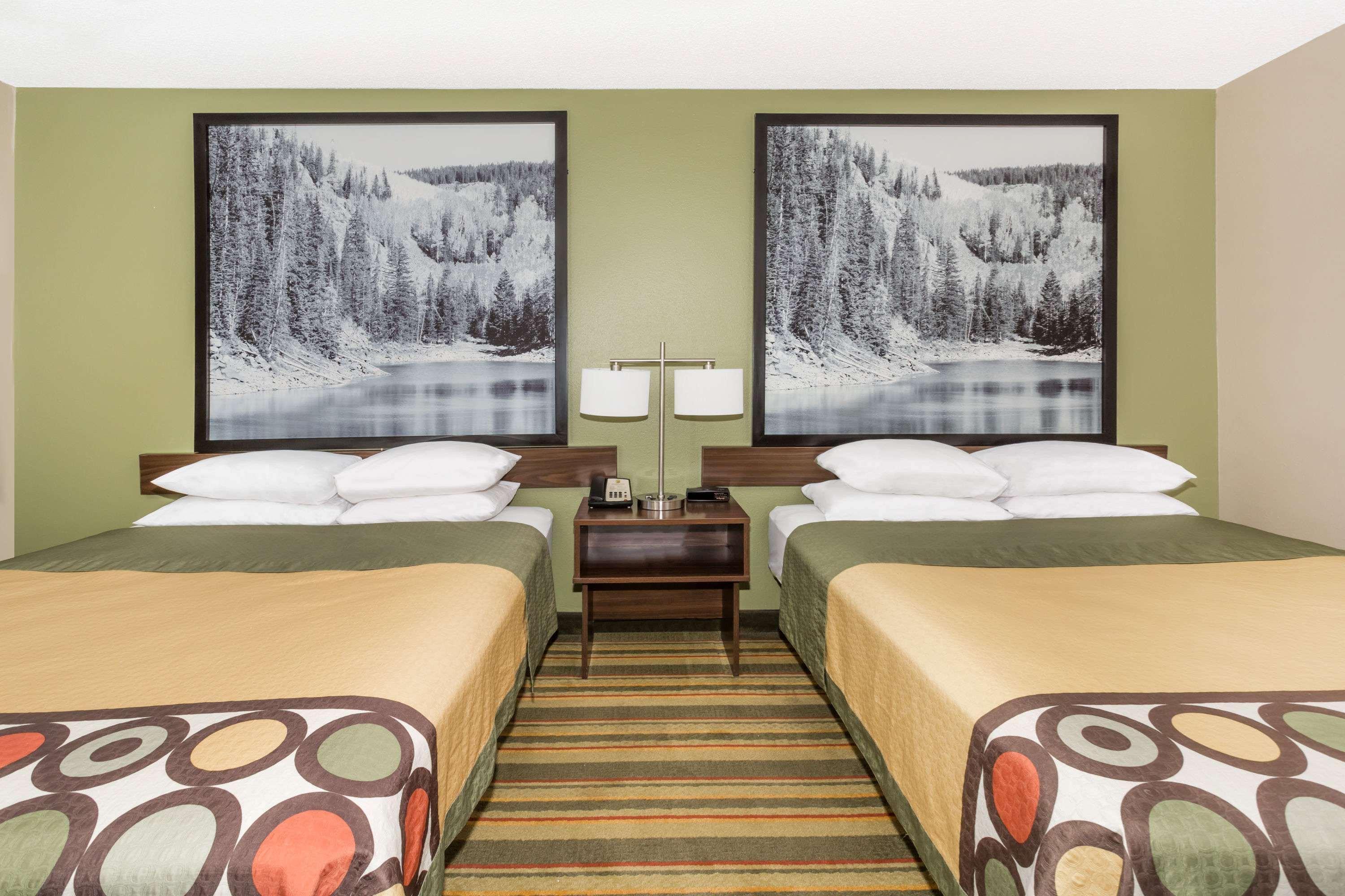 Super 8 By Wyndham Montrose Motel Ngoại thất bức ảnh