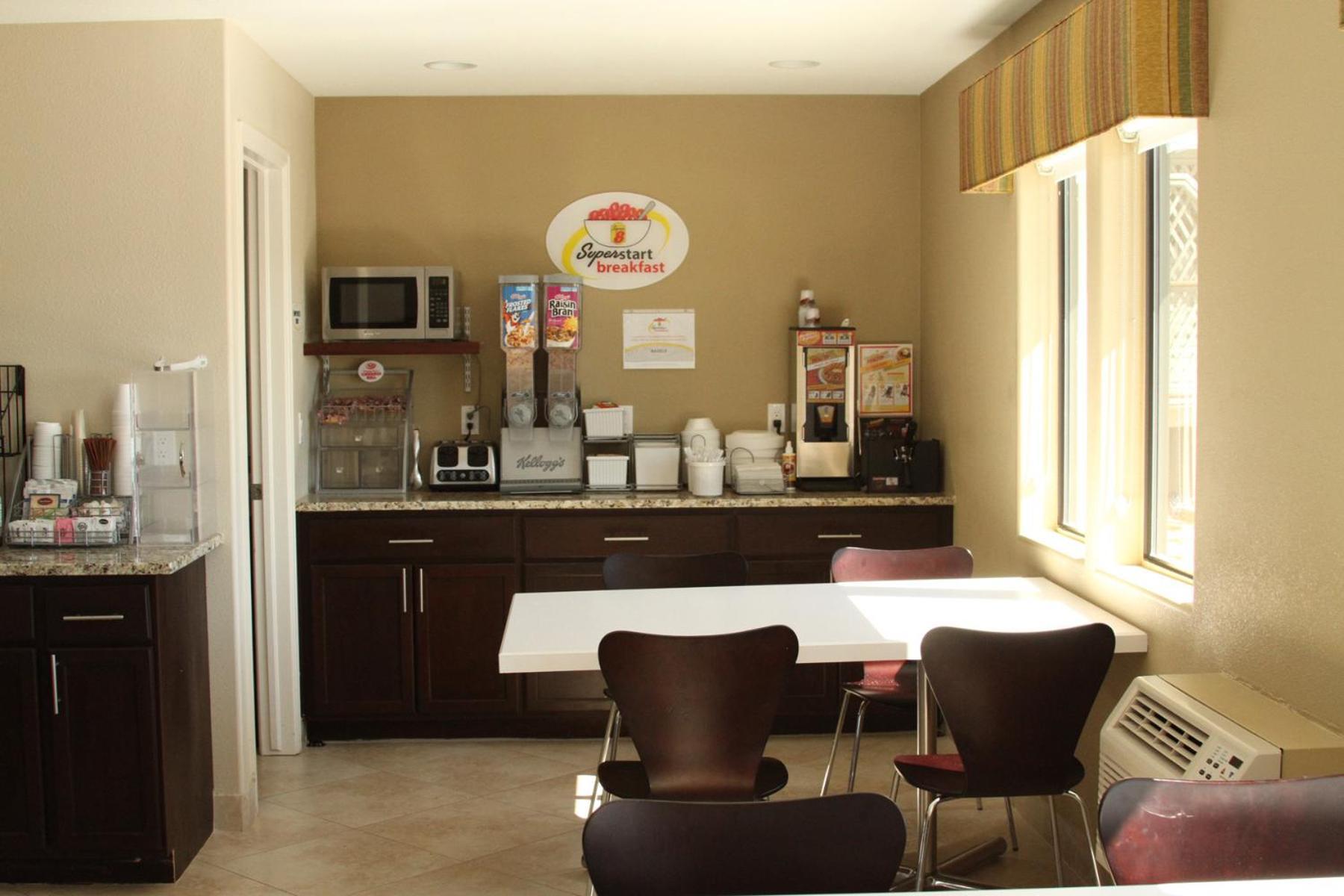 Super 8 By Wyndham Montrose Motel Ngoại thất bức ảnh