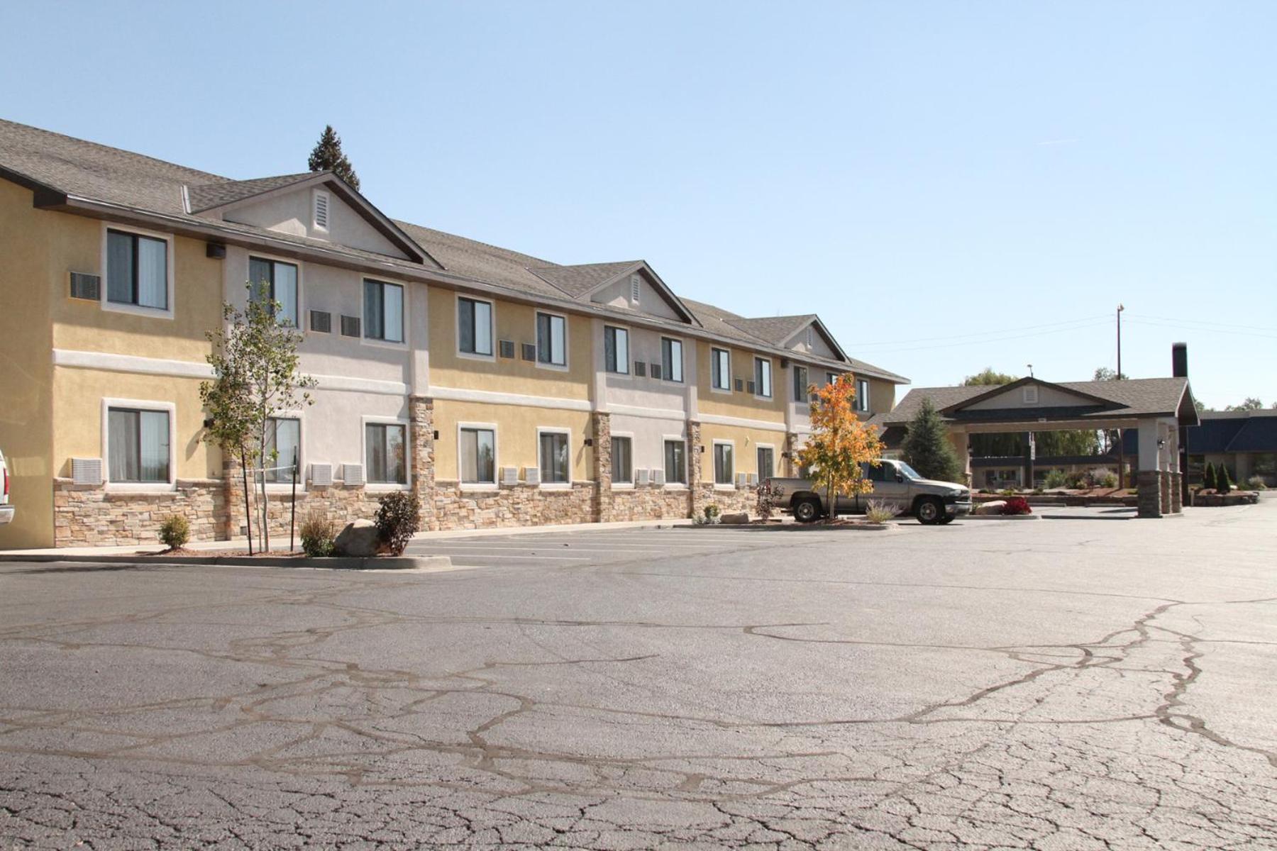 Super 8 By Wyndham Montrose Motel Ngoại thất bức ảnh
