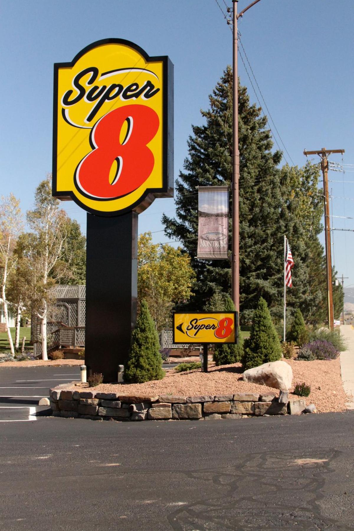 Super 8 By Wyndham Montrose Motel Ngoại thất bức ảnh